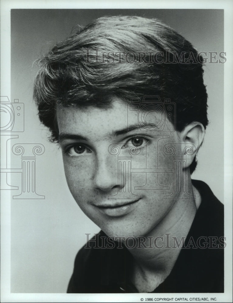 1986 Press Photo Jonathan Ward stars in the series &quot;Heart of the City&quot;- Historic Images