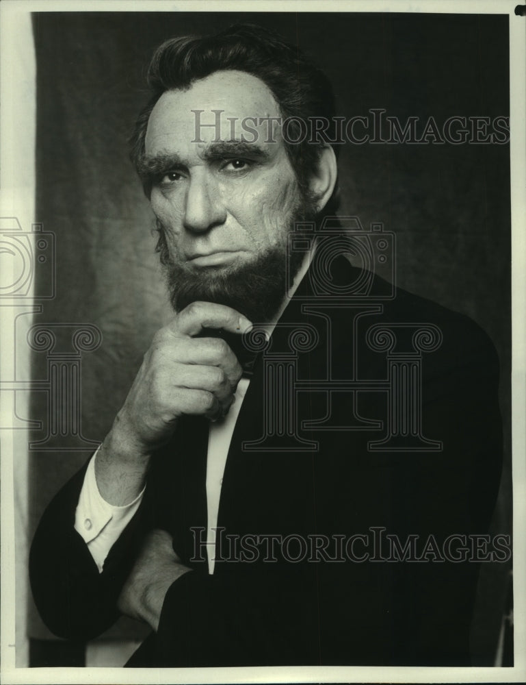 1986 Press Photo Actor F. Murray Abraham for "Dream West" CBS Miniseries- Historic Images