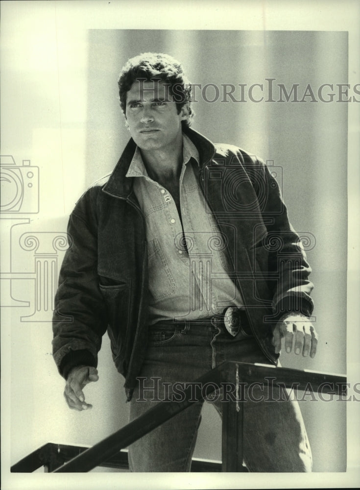 1986 Press Photo Actor Michael Nouri in &quot;Downtown,&quot; CBS TV Series - hcp06287- Historic Images