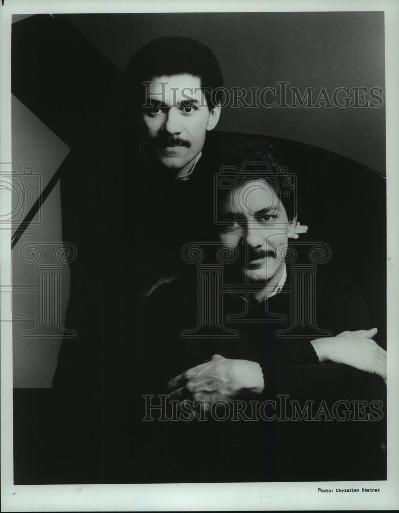 1985 Press Photo Dephin &amp; Romain, Duo-Pianists - hcp06293- Historic Images