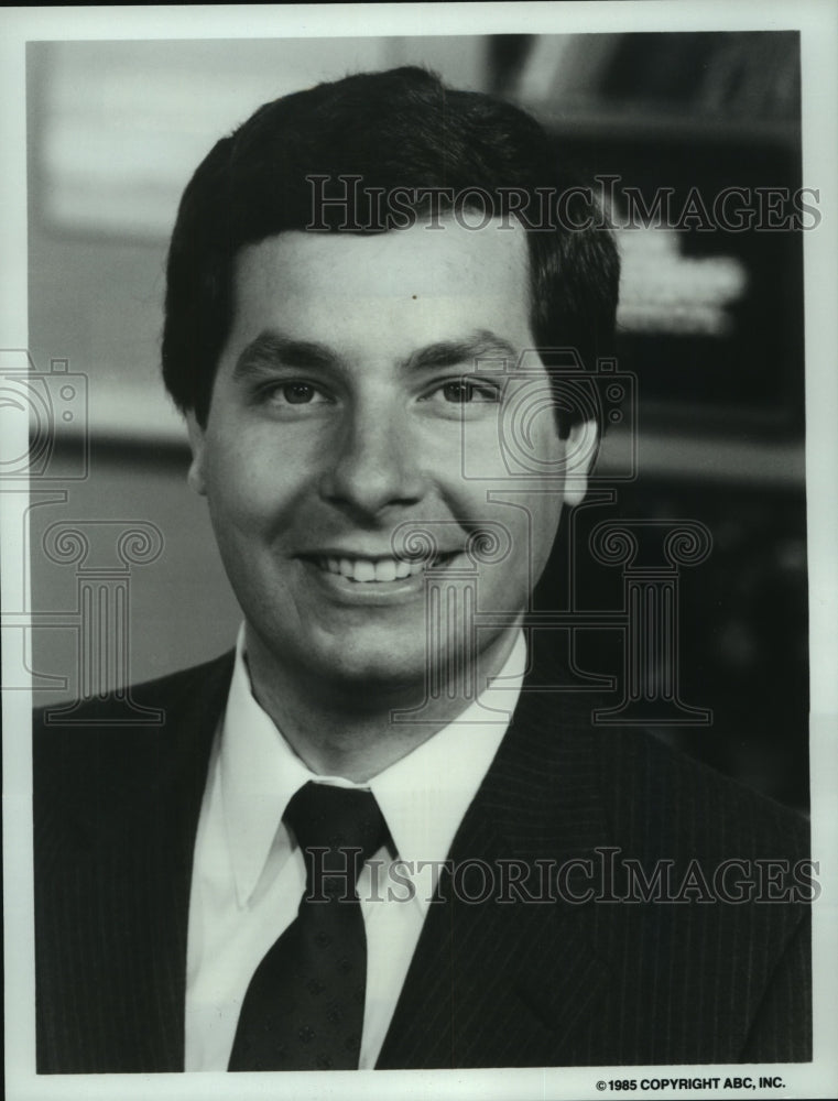 1985 Press Photo Weather Forecaster Dave Murray for &quot;Good Morning America&quot;- Historic Images