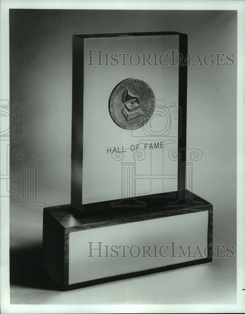 1981 Press Photo Grammy Awards Hall of Fame Award - hcp06425- Historic Images