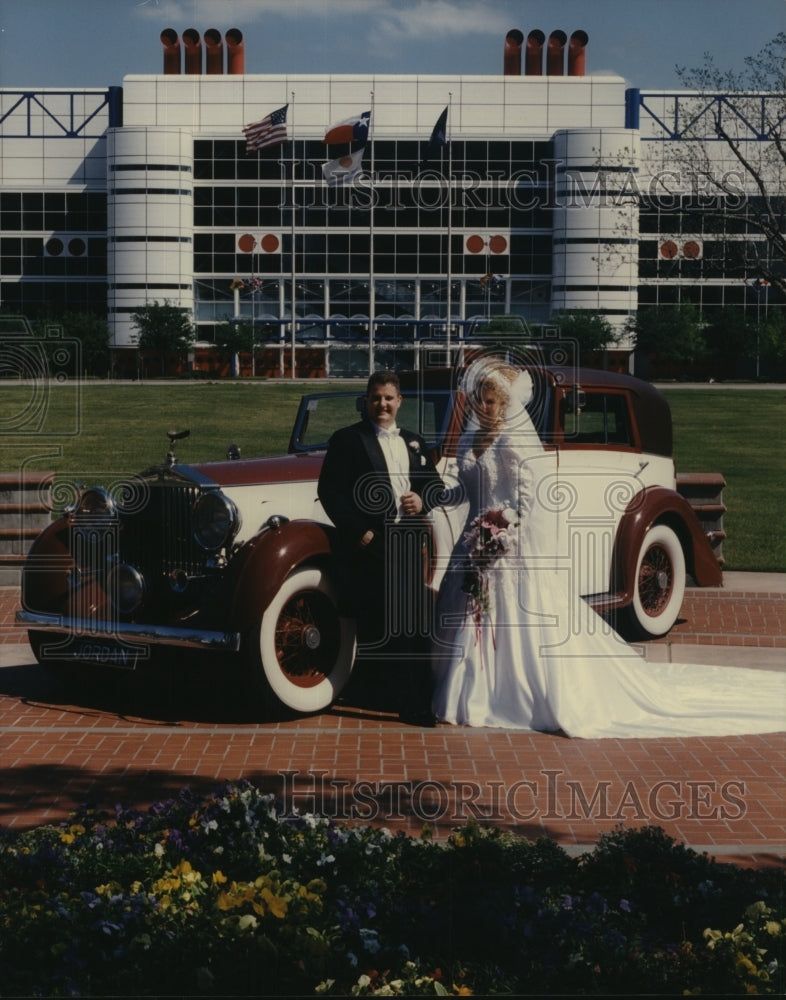 1998 Press Photo Bridal Extravaganza at George Brown Convention Center - Houston- Historic Images