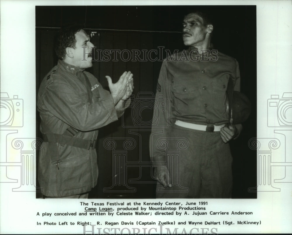 1990 Press Photo R. Regan Davis and Wayne DeHart star in &quot;Camp Logan&quot;- Historic Images