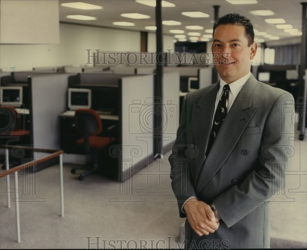 1997 Press Photo Orlando Zayas of CUC Travel Services in Houston. - hcp06587- Historic Images