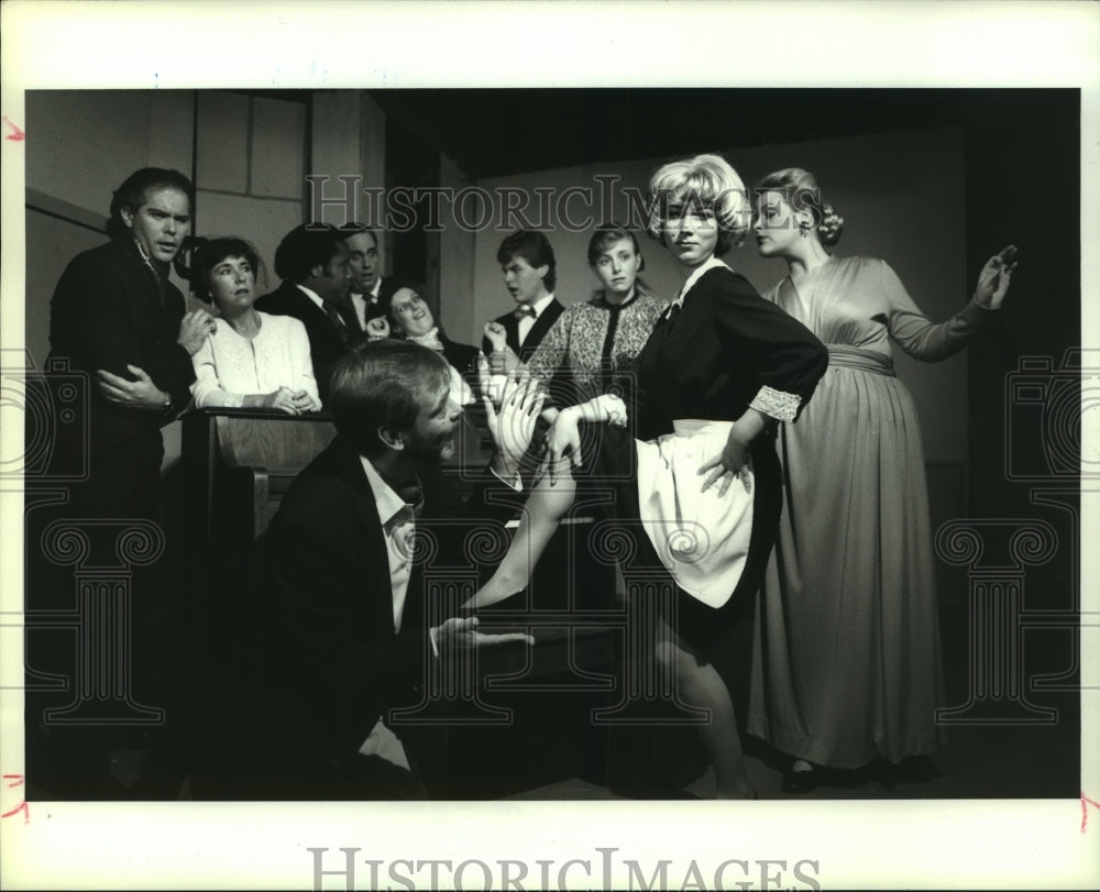 1989 Press Photo &quot;The Musical Comedy Murders of 1940&quot; Company Onstage Play Scene- Historic Images