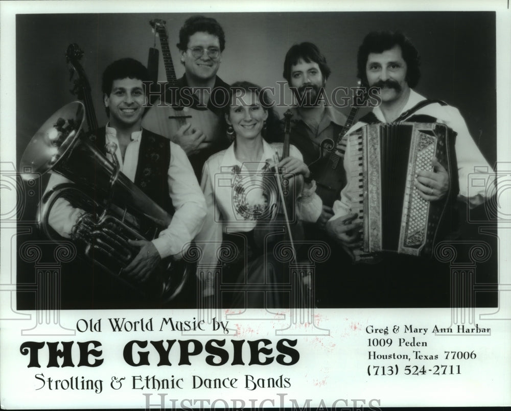 1987 Press Photo Old World Music by "The Gypsies" Strolling & Ethnic Dance Bands- Historic Images