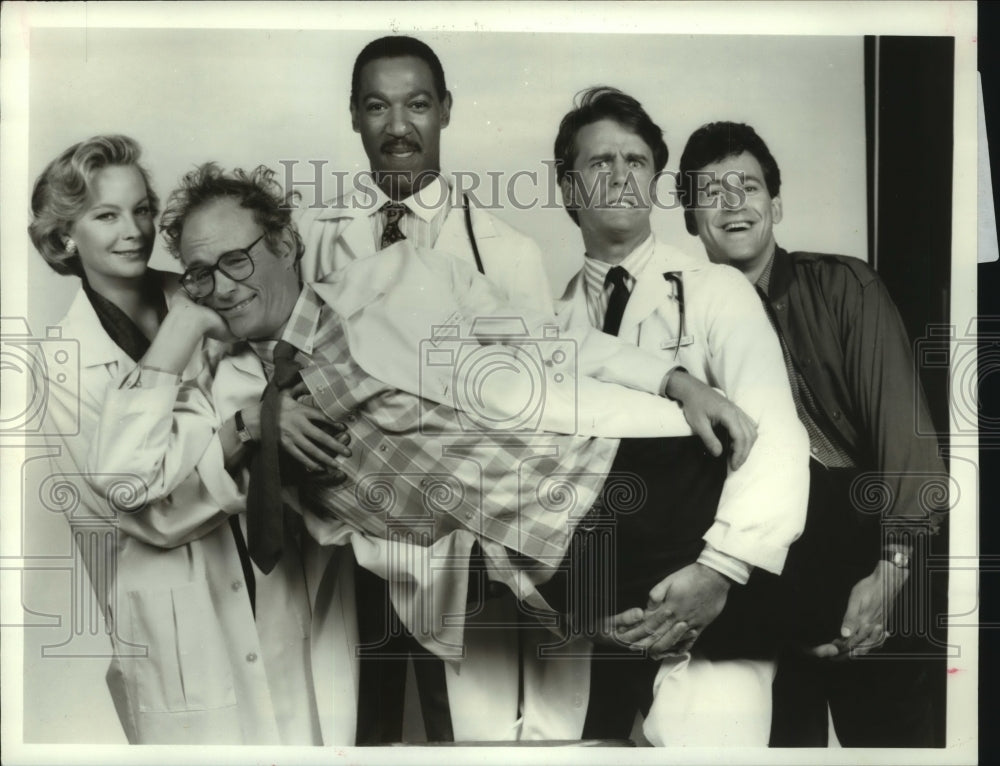 1989 Press Photo Cast of &quot;Doctor, Doctor&quot; Season 2 - CBS Sitcom - hcp07142- Historic Images