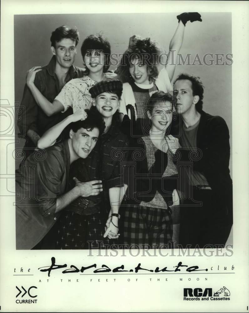 1985 Press Photo The Parachute Club at the Feet of the Moon - pop group- Historic Images