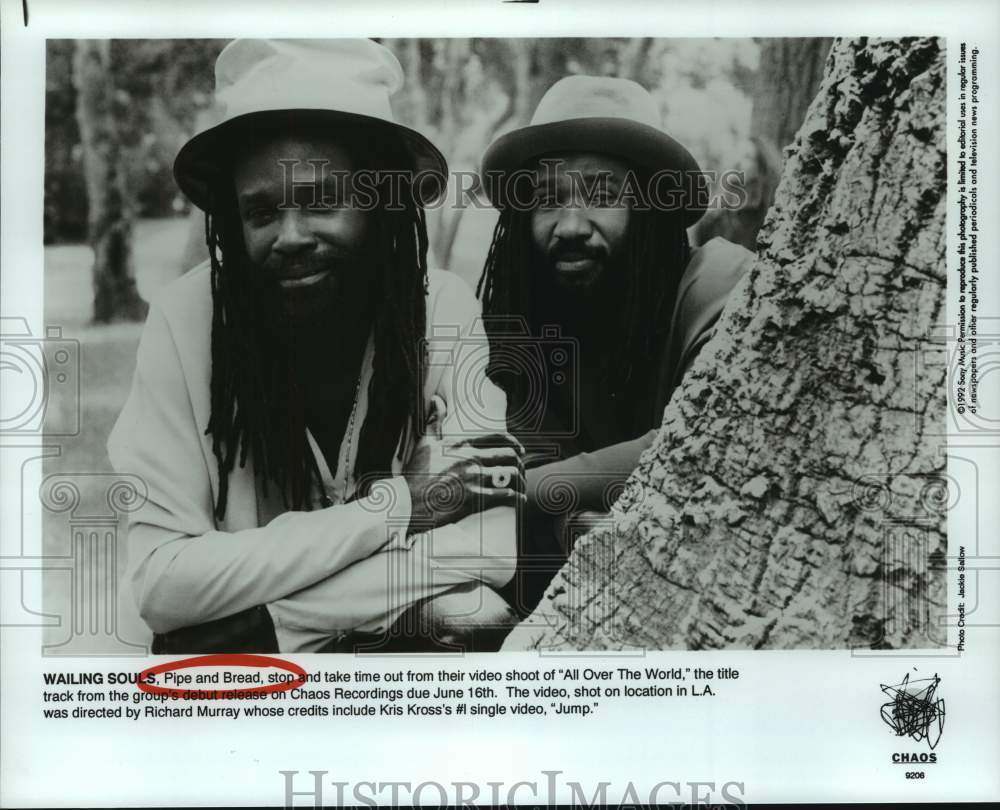 1992 Press Photo Pipe and Bread from the music group Wailing Souls. - hcp07494- Historic Images