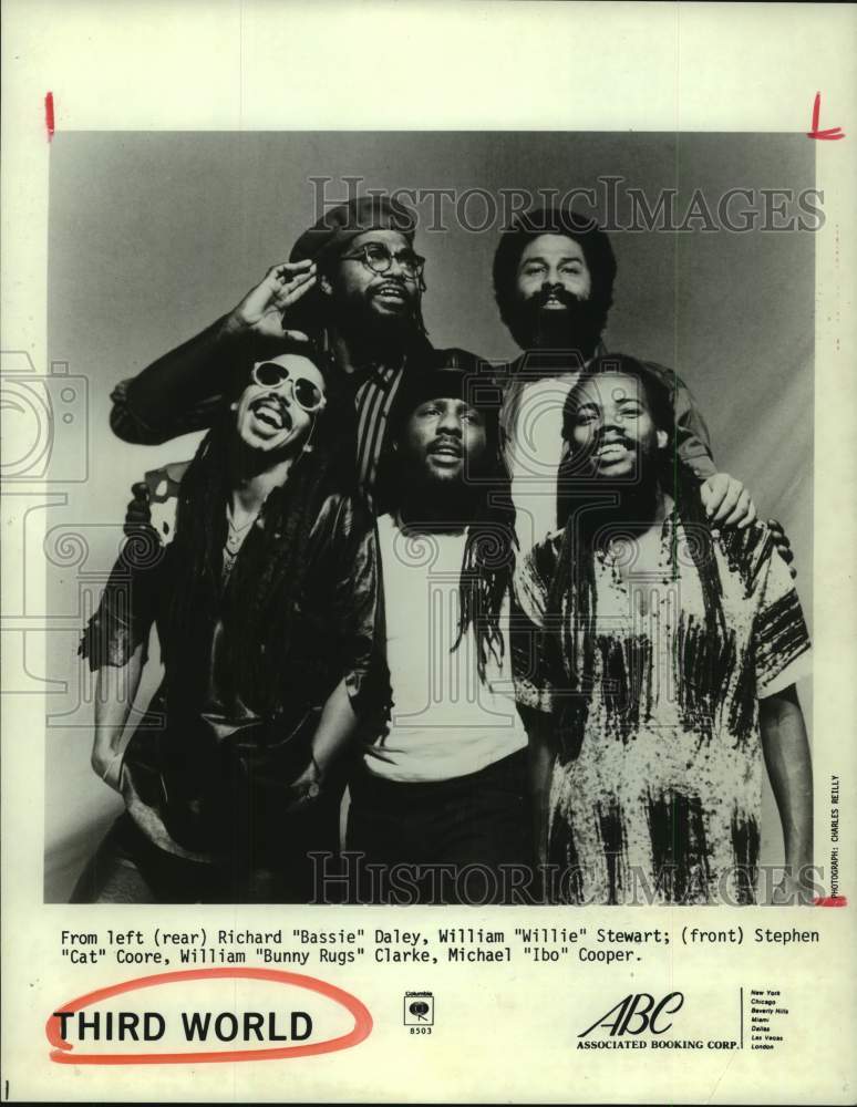 1989 Press Photo Members of reggae group Third World sing together - hcp07911- Historic Images