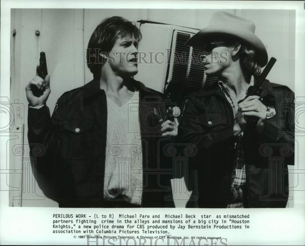 1987 Press Photo Michael Pare, Michael Beck - &quot;Houston Knights&quot; TV show scene- Historic Images