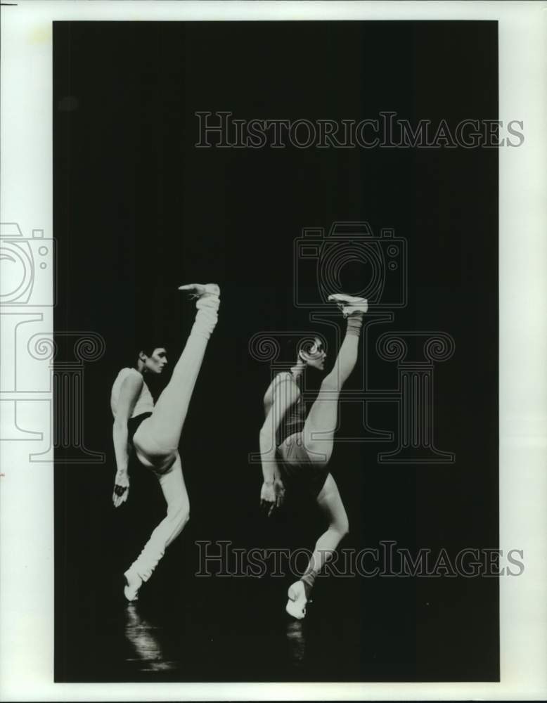 1989 Press Photo Dancers from Hubbard Street Dance Company - hcp08524- Historic Images