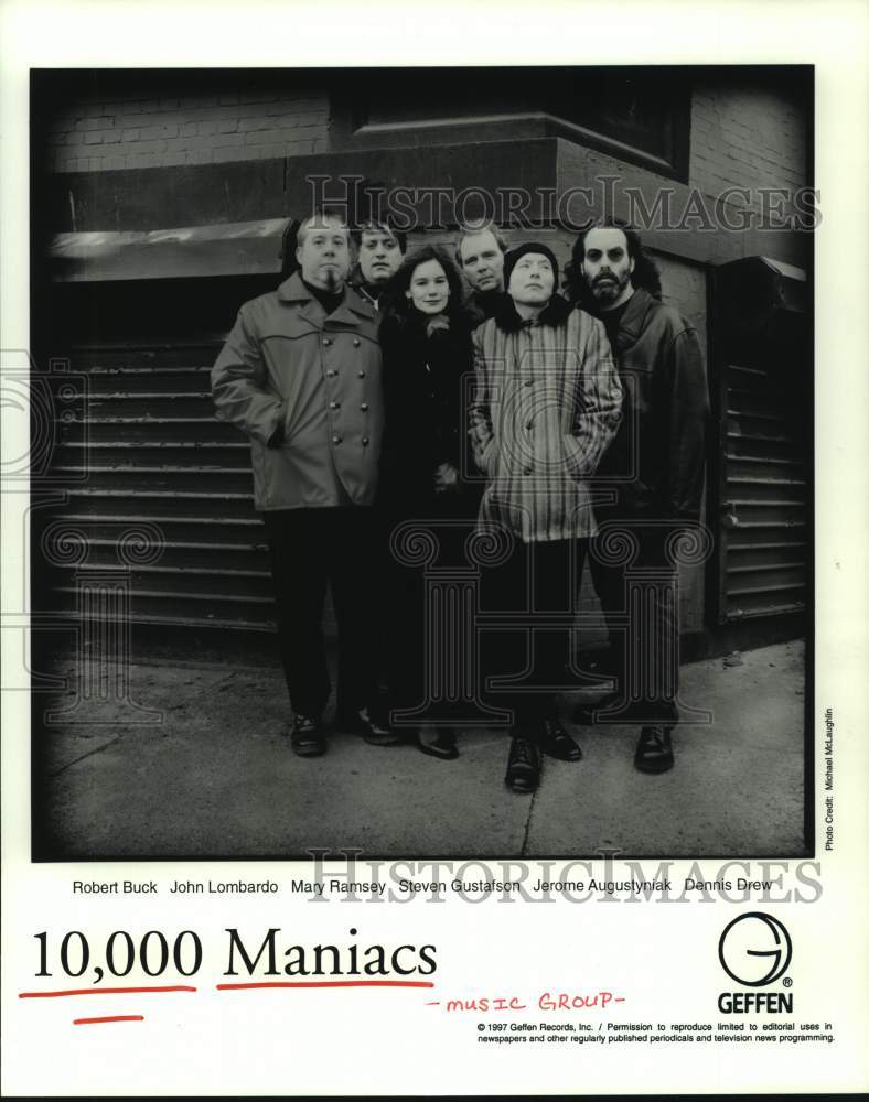 1997 Press Photo Members of the music group &quot;10,000 Maniacs&quot; - hcp09055- Historic Images