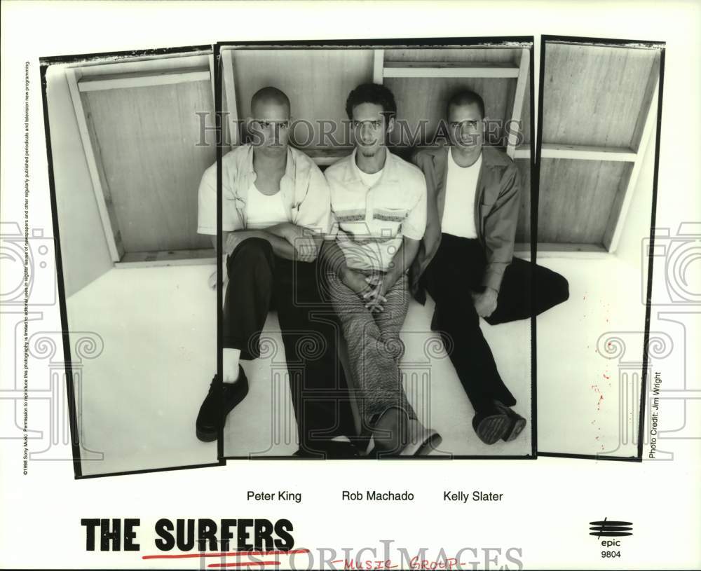 1998 Press Photo Music Group &quot;The Surfers&quot; - hcp10055- Historic Images