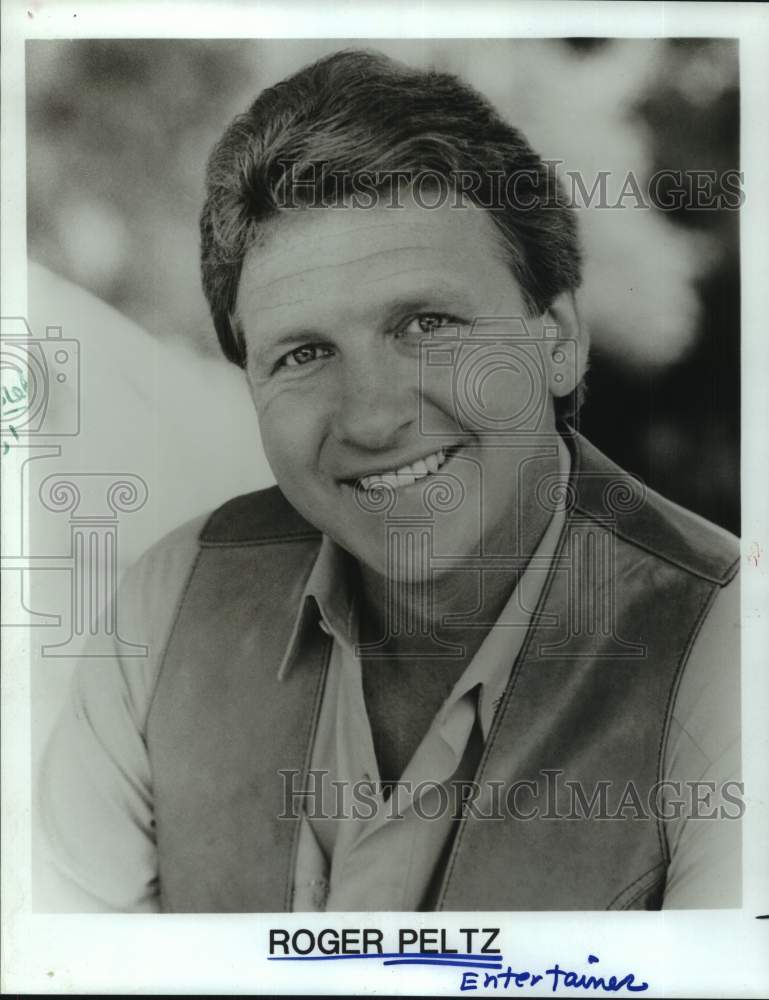 1990 Press Photo Entertainer Roger Peltz - hcp10139- Historic Images