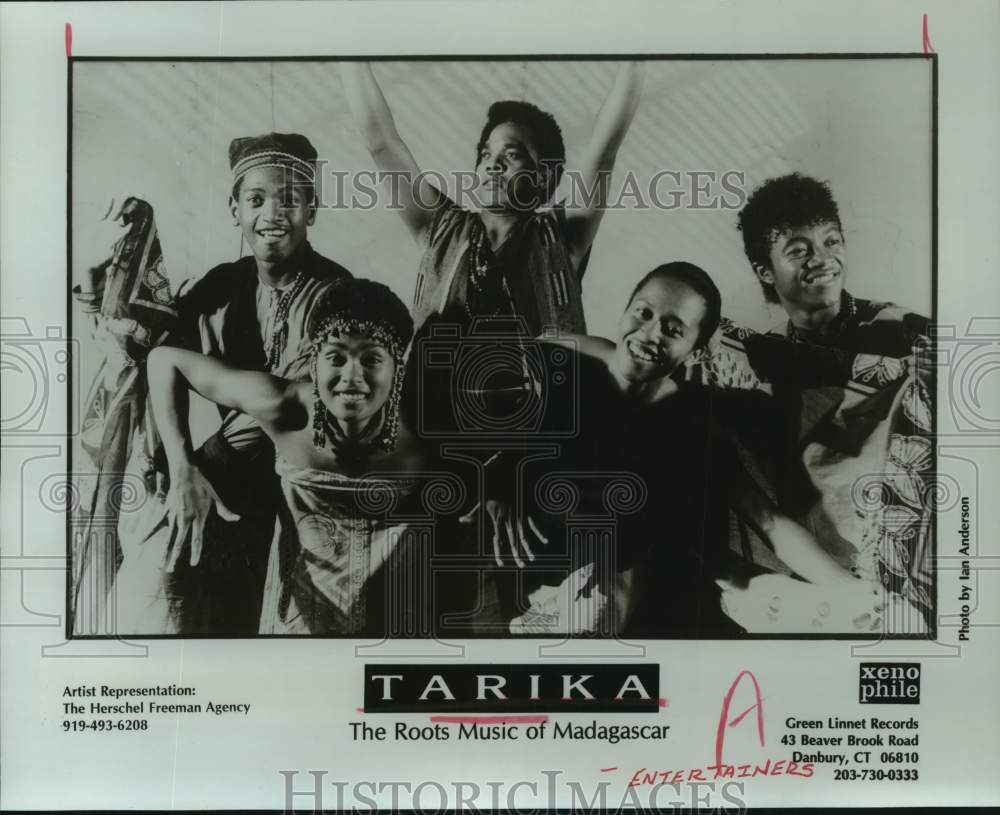 1995 Press Photo Entertainers "Tarika," The Roots Music of Madagascar- Historic Images