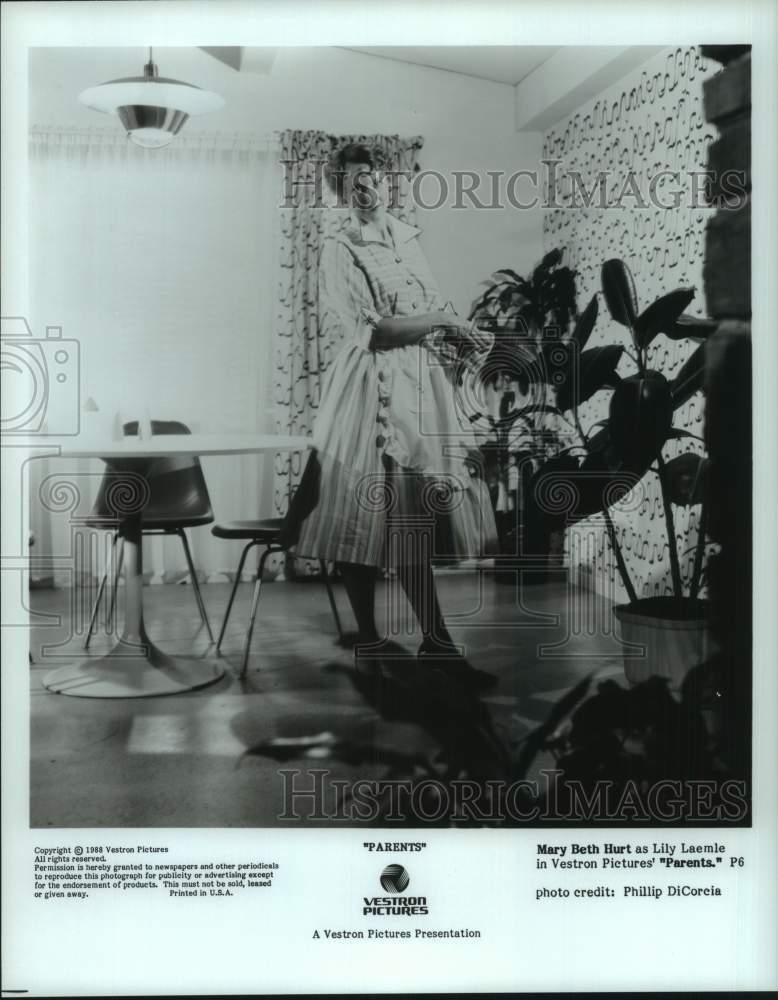 1988 Press Photo Mary Beth Hurt acts as Lily Laemle in &quot;Parents&quot; movie- Historic Images