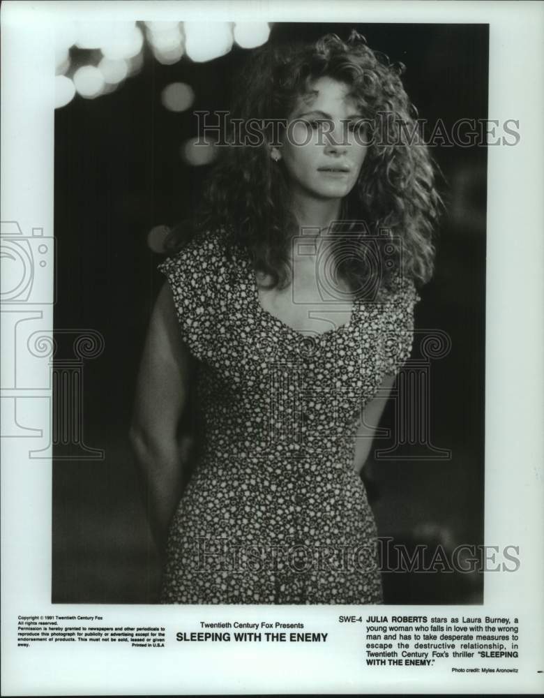 1991 Press Photo Julia Roberts as Lauray Burney in &quot;Sleeping With the Enemy.&quot;- Historic Images