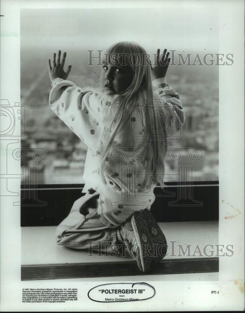 1987 Press Photo Heather O&#39;Rourke in a scene from &quot;Poltergeist 3&quot; - hcp11963- Historic Images