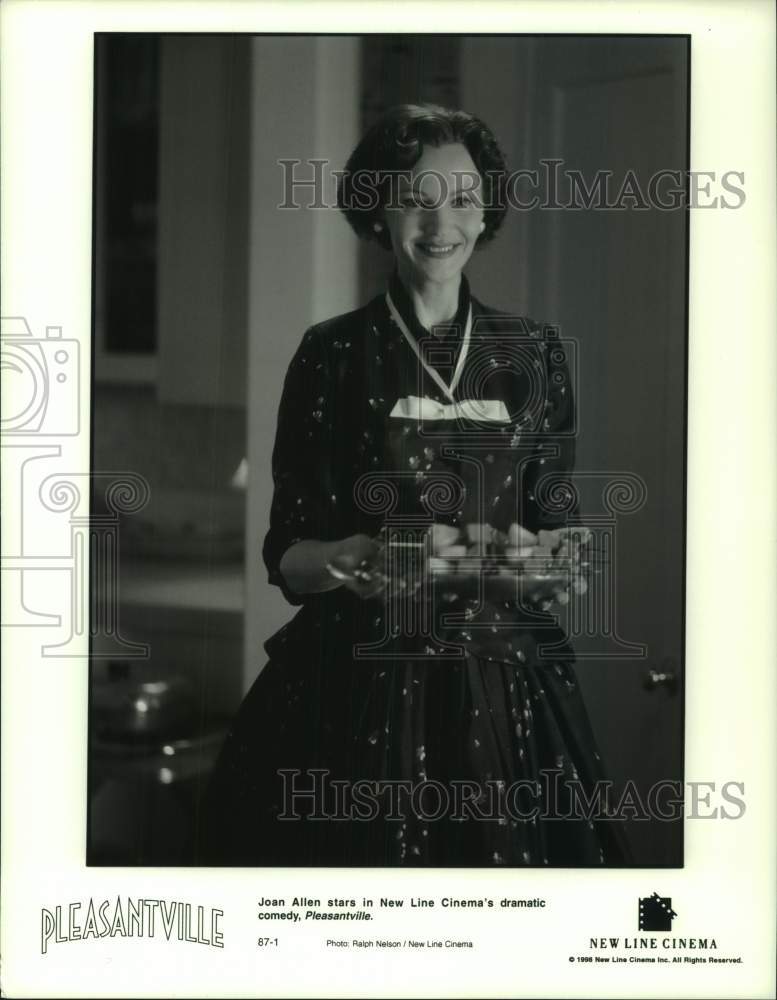 1998 Press Photo Scene from &quot;Pleasantville&quot; Movie Starring Joan Allen- Historic Images