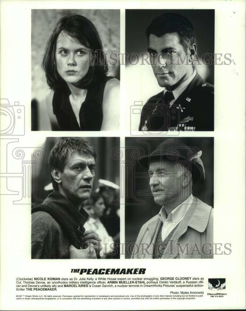 1997 Press Photo Cast Members of &quot;The Peacemaker&quot; Movie - hcp12083- Historic Images