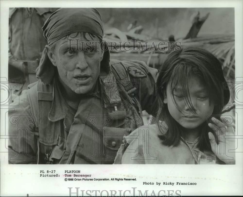 1986 Press Photo Tom Berenger in scene from film &quot;Platoon&quot; - hcp12177- Historic Images