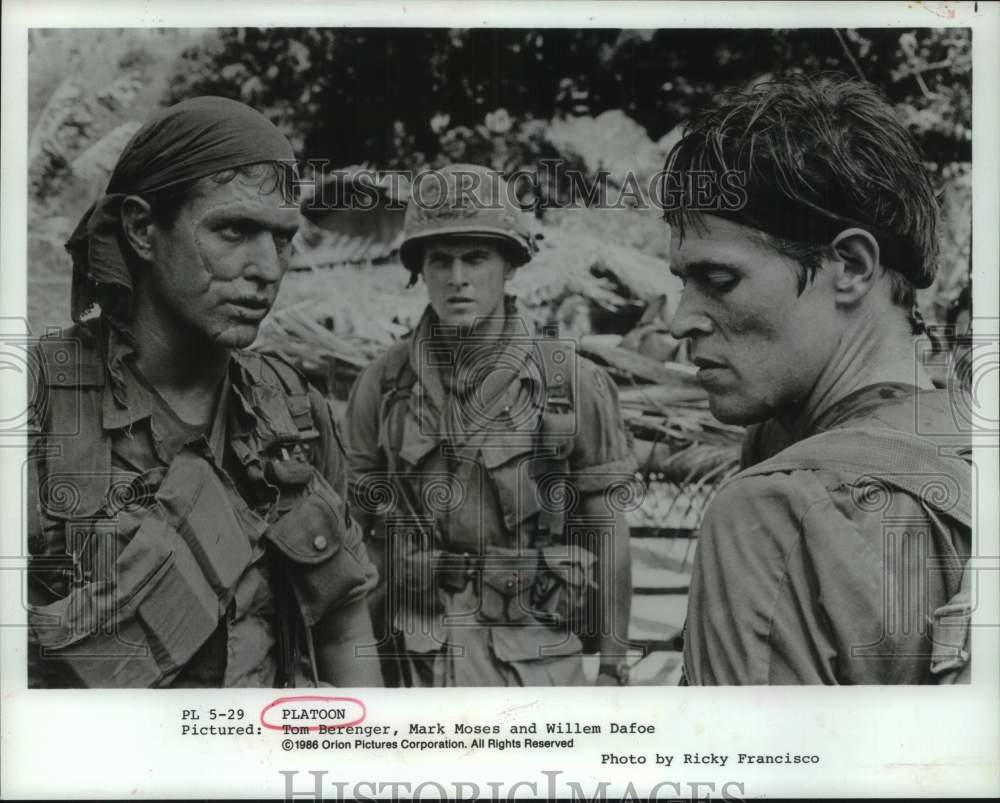 1986 Press Photo Tom Berenger, Mark Moses, Willem Dafoe in film &quot;Platoon&quot;- Historic Images