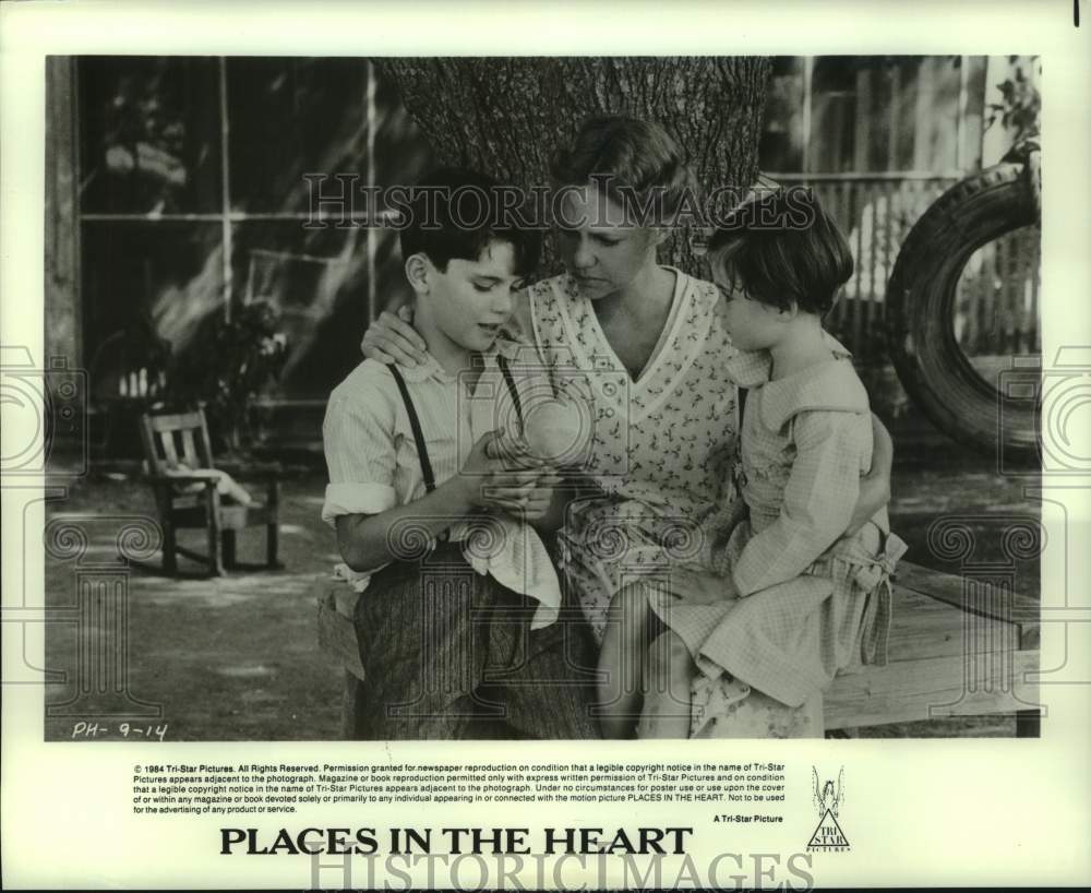 1984 Press Photo Sally Field, Yankton Hatten, Gennie James: Places in the Heart- Historic Images