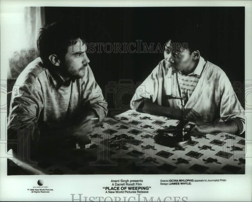 1986 Press Photo Gcini Mhlophe, James Whyle; &quot;Place of Weeping&quot; movie scene- Historic Images