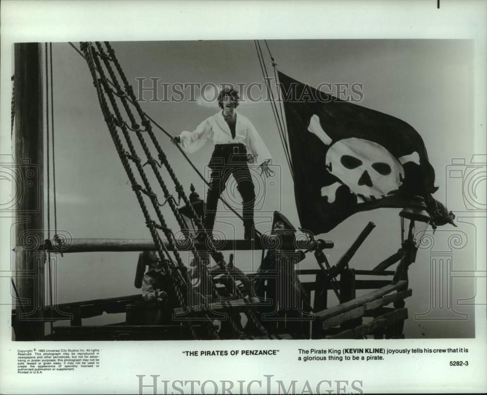 1983 Press Photo Kevin Kline, the Pirate King in &quot;The Pirates of Penzance&quot;- Historic Images