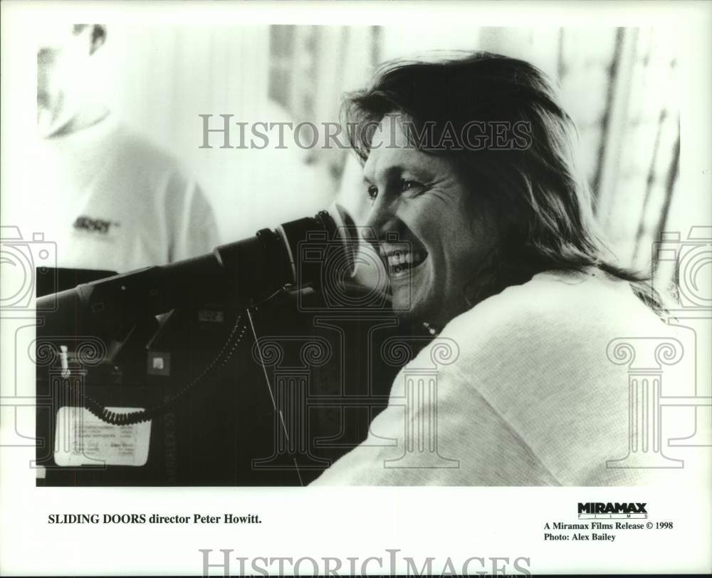 1998 Press Photo Peter Howitt, Director of &quot;Sliding Doors&quot; - hcp12392- Historic Images