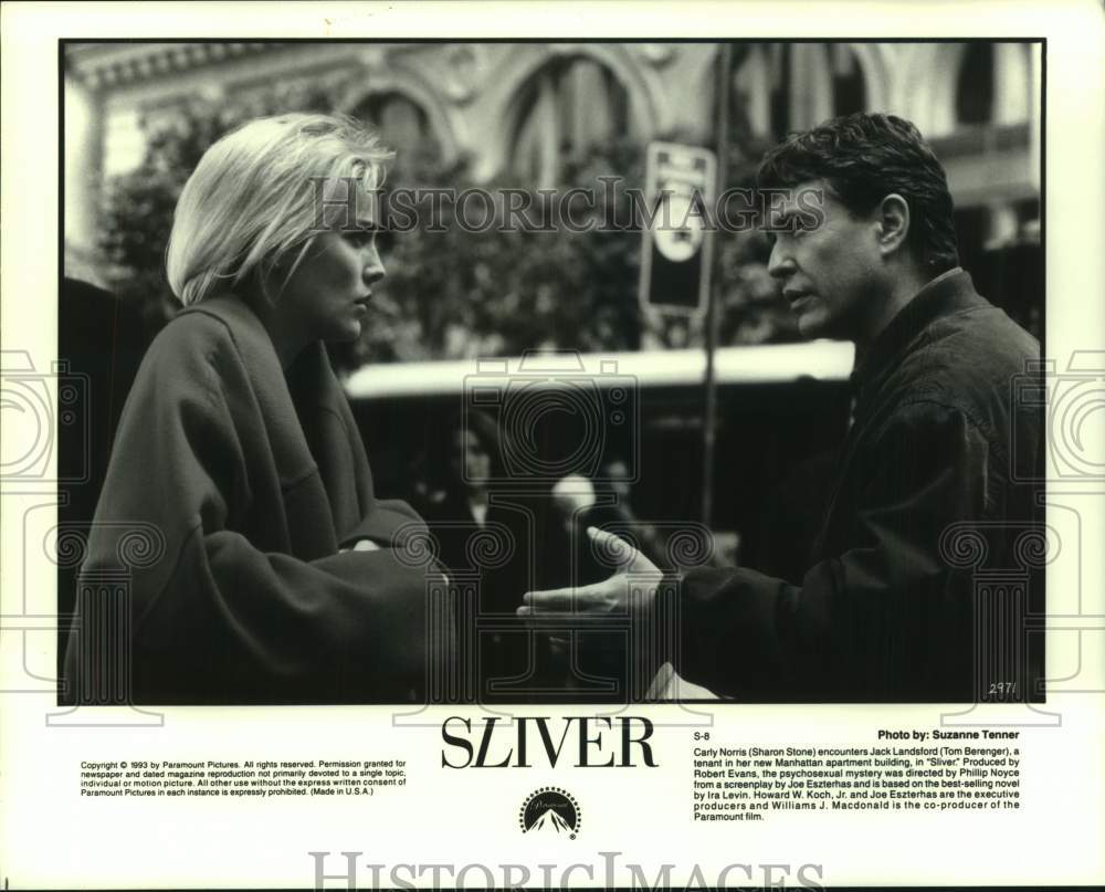 1993 Press Photo Sharon Stone &amp; Tom Berenger star in &quot;Sliver&quot; - hcp12414- Historic Images