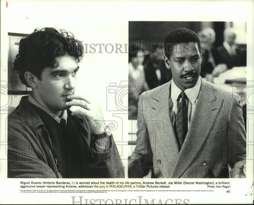 1993 Press Photo Antonio Banderas, Denzel Washington in TriStar&#39;s &quot;Philadelphia&quot;- Historic Images