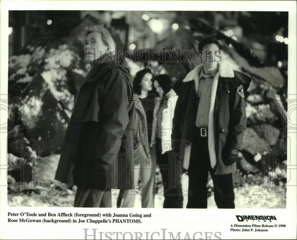 1998 Press Photo Scene from &quot;Phantoms&quot; Movie by Joe Chappelle - hcp12449- Historic Images