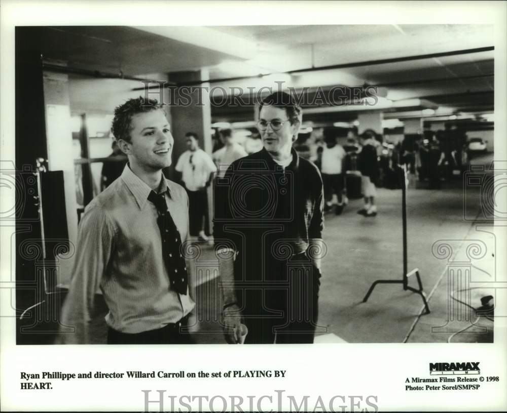 1998 Press Photo Ryan Phillippe, Willard Carroll on Movie Set &quot;Playing by Heart&quot;- Historic Images