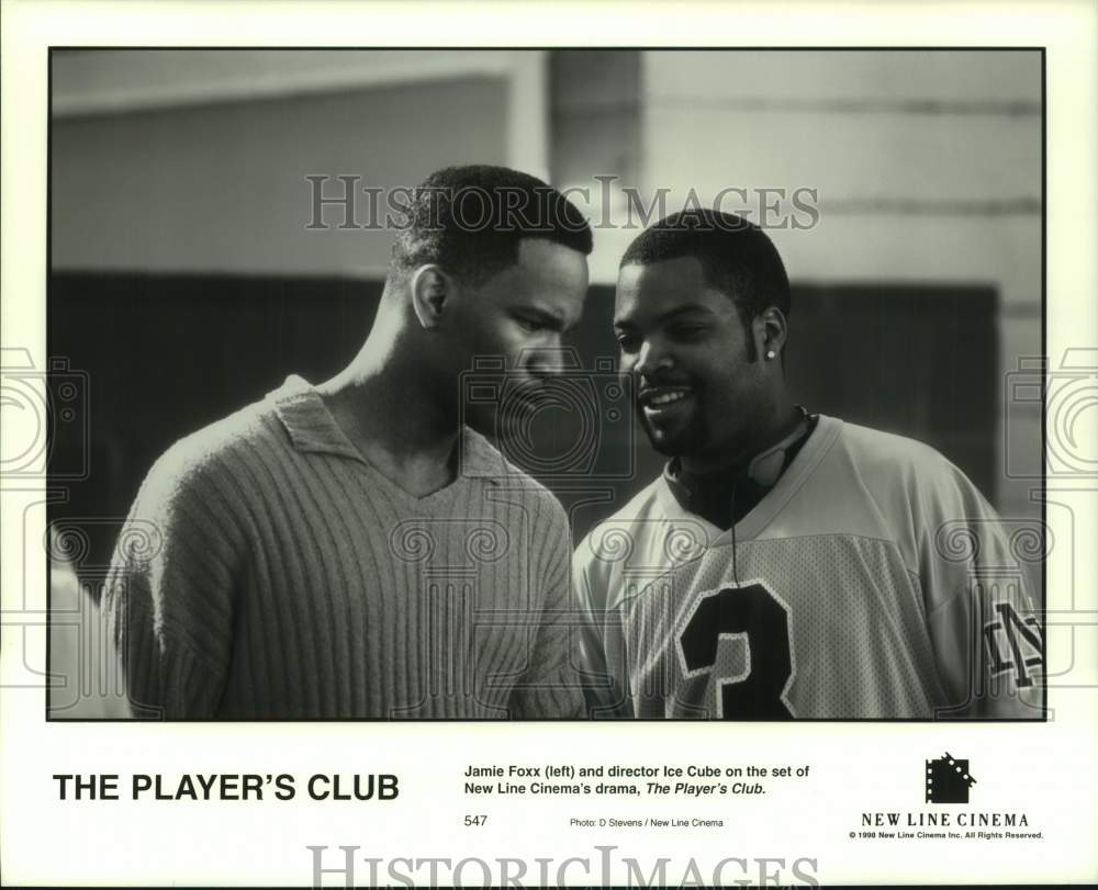 1998 Press Photo Jamie Foxx &amp; director Ice Cube on set of &quot;The Player&#39;s Club&quot;- Historic Images