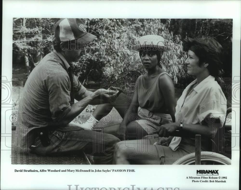 1992 Press Photo David Strathairn, Alfre Woodard, Mary McDonnell in Passion Fish- Historic Images