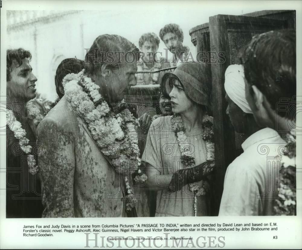 1984 Press Photo Movie Scene in &quot;A Passage to India&quot; with James Fox, Judy Davis- Historic Images