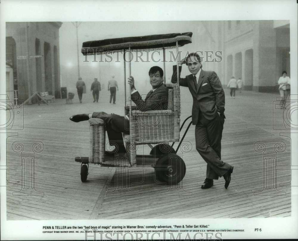 1989 Press Photo Penn &amp; Teller Star in Warner Bros. &quot;Penn &amp; Teller Get Killed&quot;- Historic Images