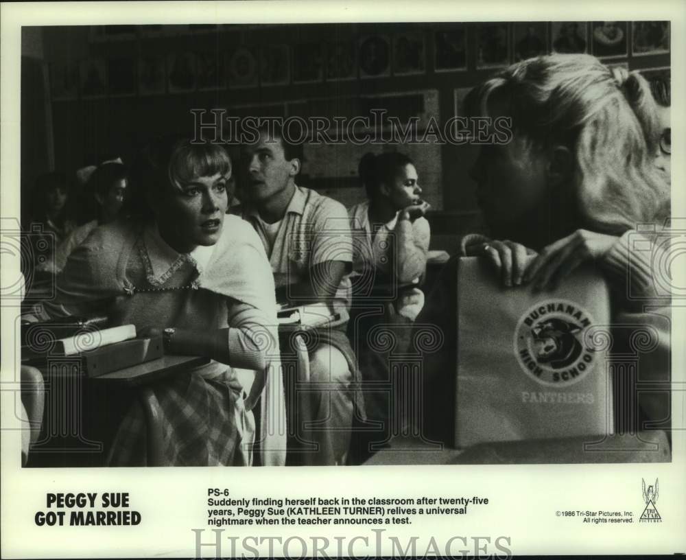 1986 Press Photo &quot;Peggy Sue Got Married&quot; Movie Scene Starring Kathleen Turner- Historic Images