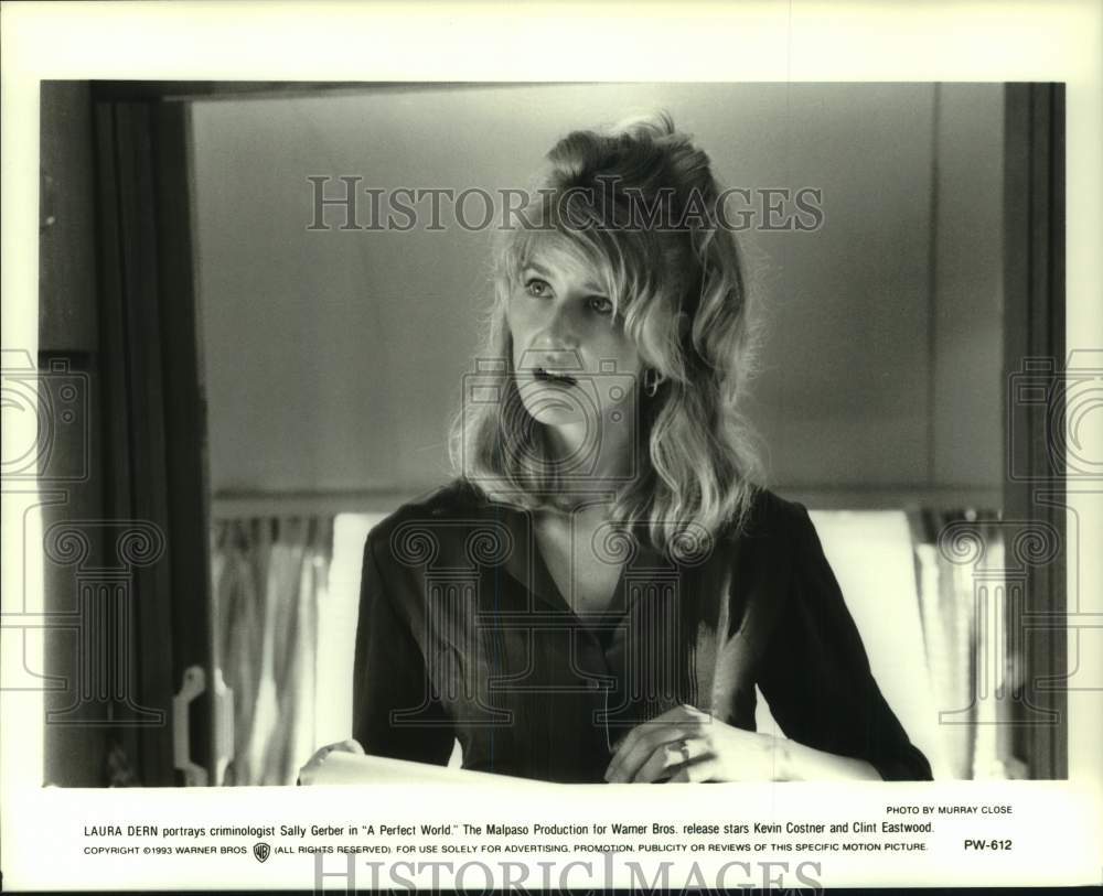 1993 Press Photo "A Perfect World" Movie Scene Starring Laura Dern - hcp12688- Historic Images