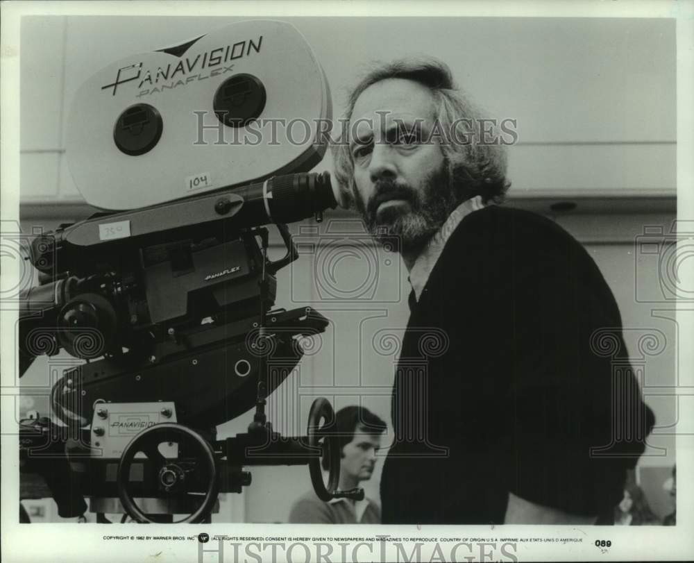 1987 Press Photo Writer, Producer, Director Robert Towne for &quot;Personal Best&quot;- Historic Images