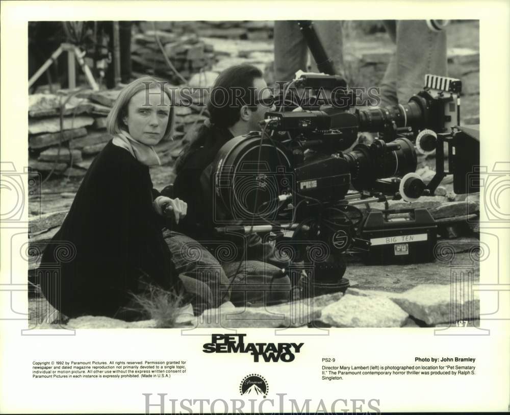 1992 Press Photo &quot;Pet Sematary Two&quot; Movie Director Mary Lambert on Set- Historic Images