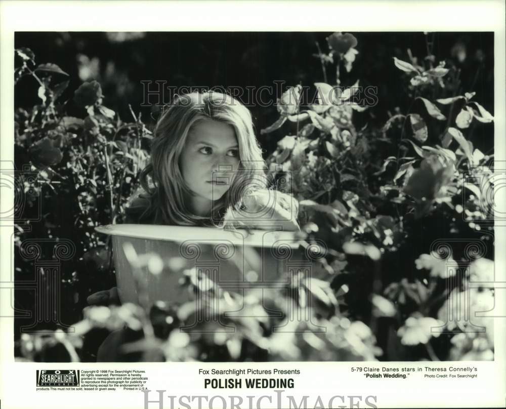 1998 Press Photo Claire Danes stars in movie &quot;Polish Wedding&quot; - hcp12866- Historic Images