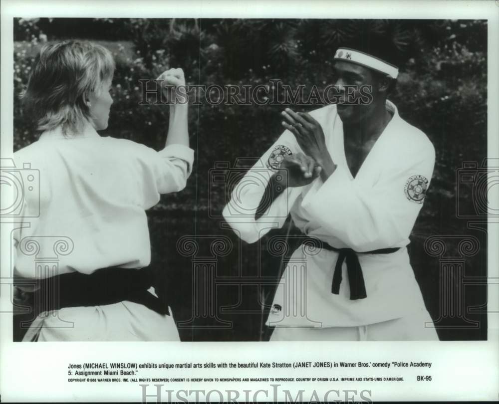 1988 Press Photo Michael Winslow and Janet Jones in &quot;Police Academy 5&quot;- Historic Images