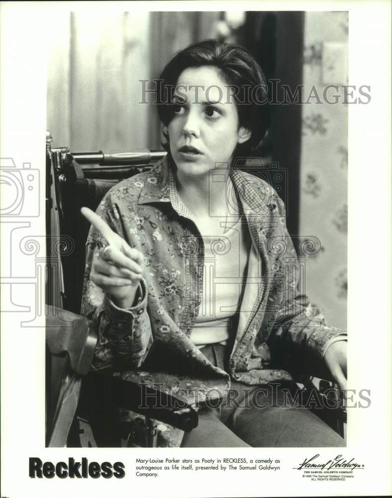 1995 Press Photo &quot;Reckless&quot; Movie Scene Starring Mary-Louise Parker as Pooty- Historic Images