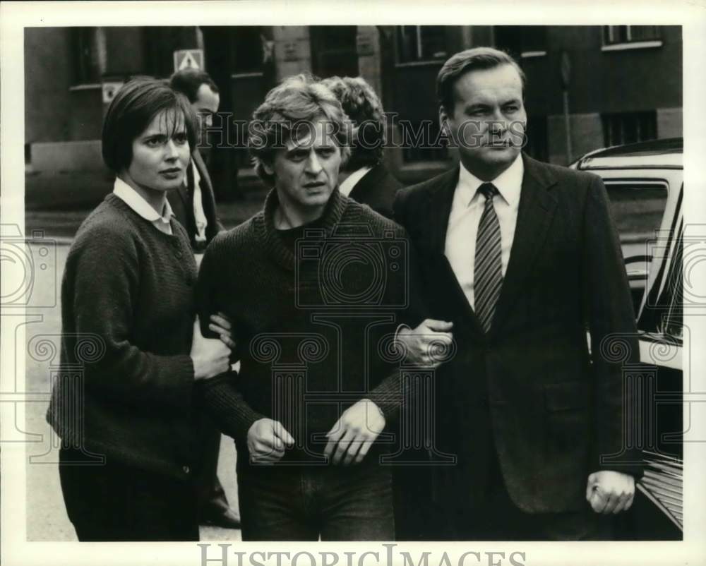 1988 Press Photo Isabella Rossellini, Mikhail Baryshnikov and Jerzy Skolimowski