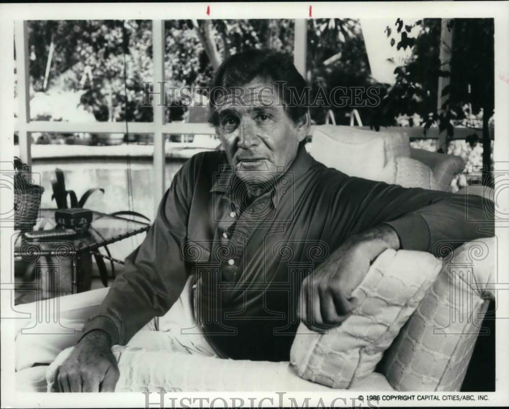 1986 Press Photo Actor Gene Berry on &quot;Fame Fortune &amp; Romance&quot; ABC Television- Historic Images