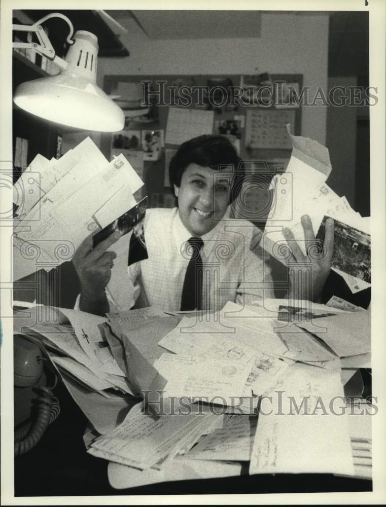 1985 Press Photo NBC sportscaster Len Berman in &quot;SportsWorld&quot; - hcp25250- Historic Images